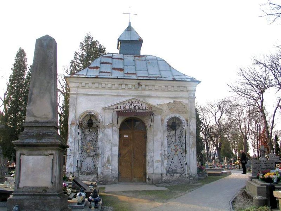 Ludzkie szczątki na budowie KFC. Urzędnicy myślą gdzie je pochować