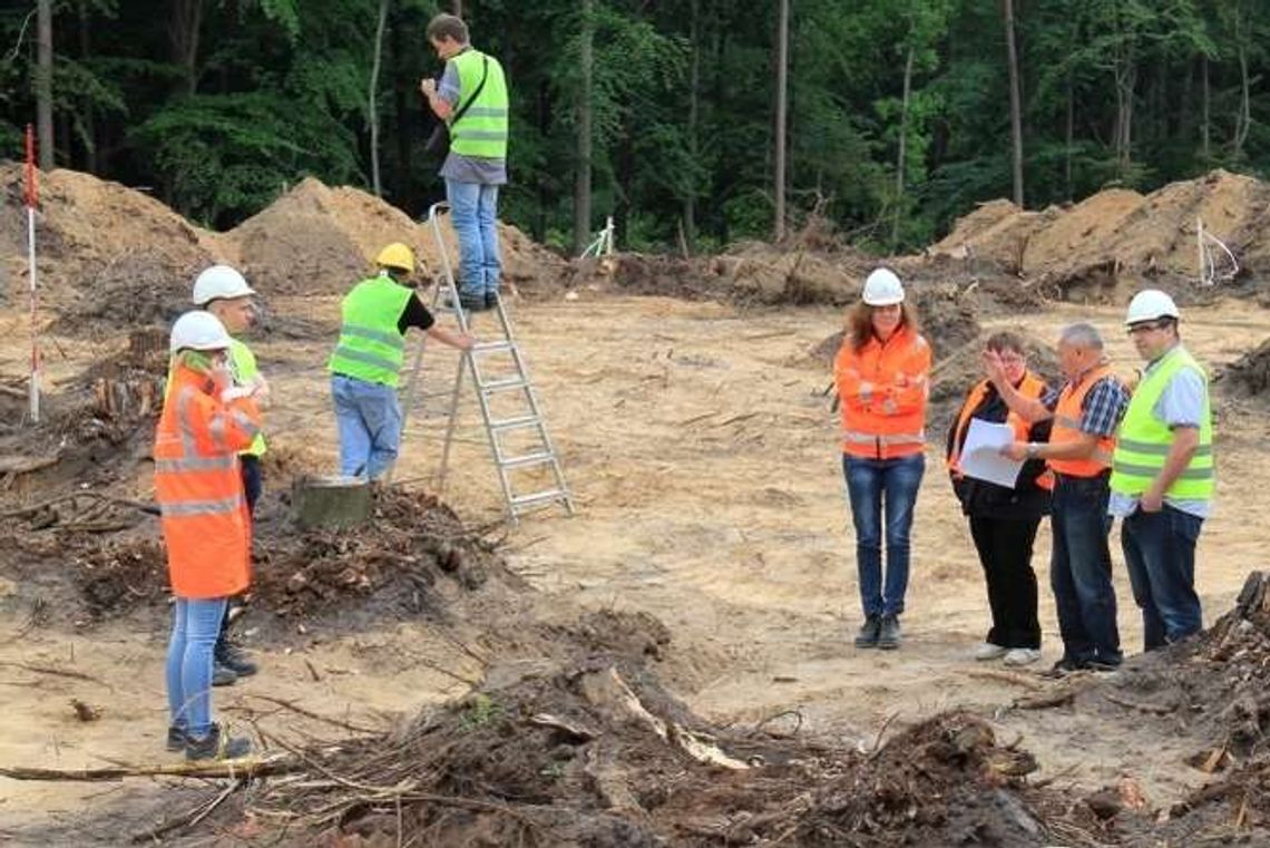 Ludzkie szczątki, pociski i guziki na budowie S17. Pochodzą z czasów powstania styczniowego?
