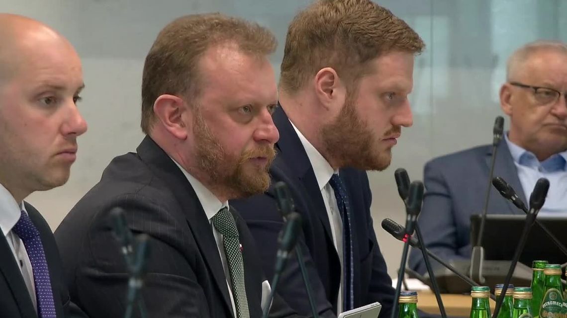 Łukasz Szumowski zostaje. Sejmowa komisja zdrowia nie poparła wniosku o wotum nieufności
