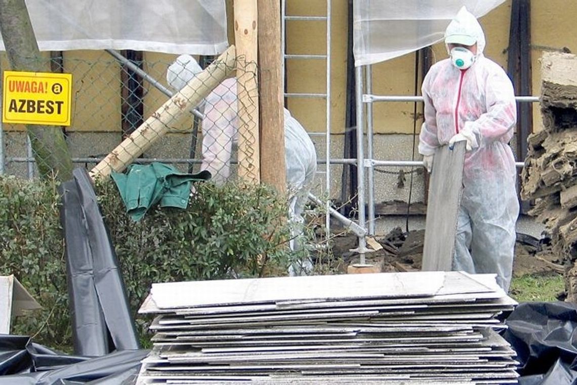 Łuków. Coraz  mniej azbestu