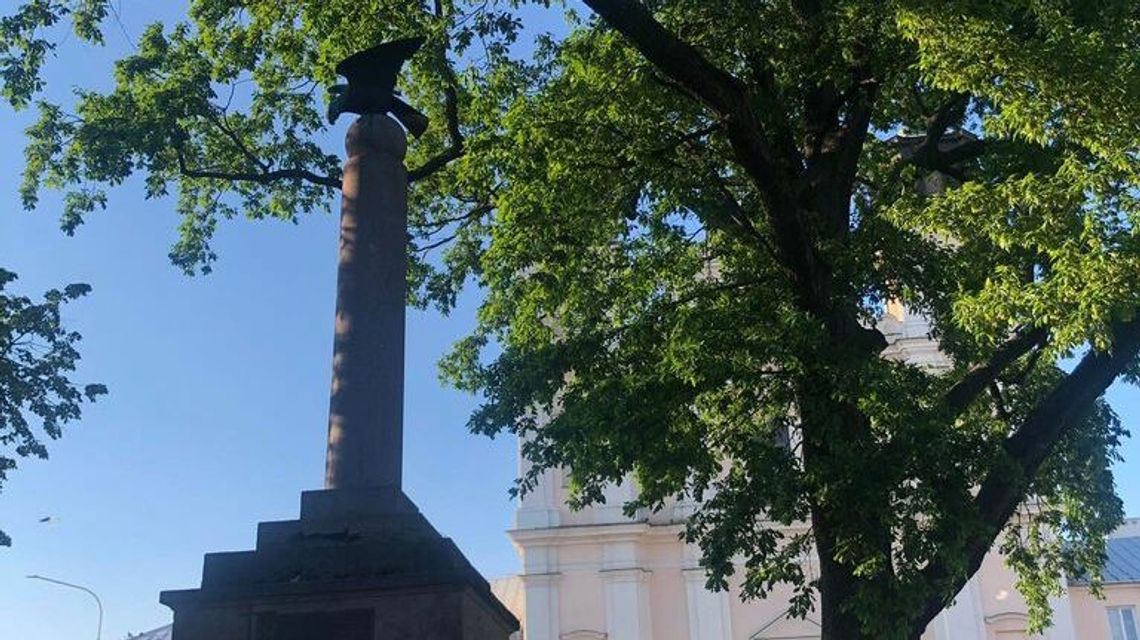 Łuków: Nowy krzyż i pomnik. Jak zmieni się plac Narutowicza? Łuków: Nowy krzyż i pomnik. Jak zmieni się plac Narutowicza?