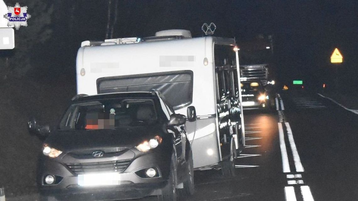 Łuków: Pieszy "bez odblasków" potrącony... lusterkiem Łuków: Pieszy "bez odblasków" potrącony... lusterkiem