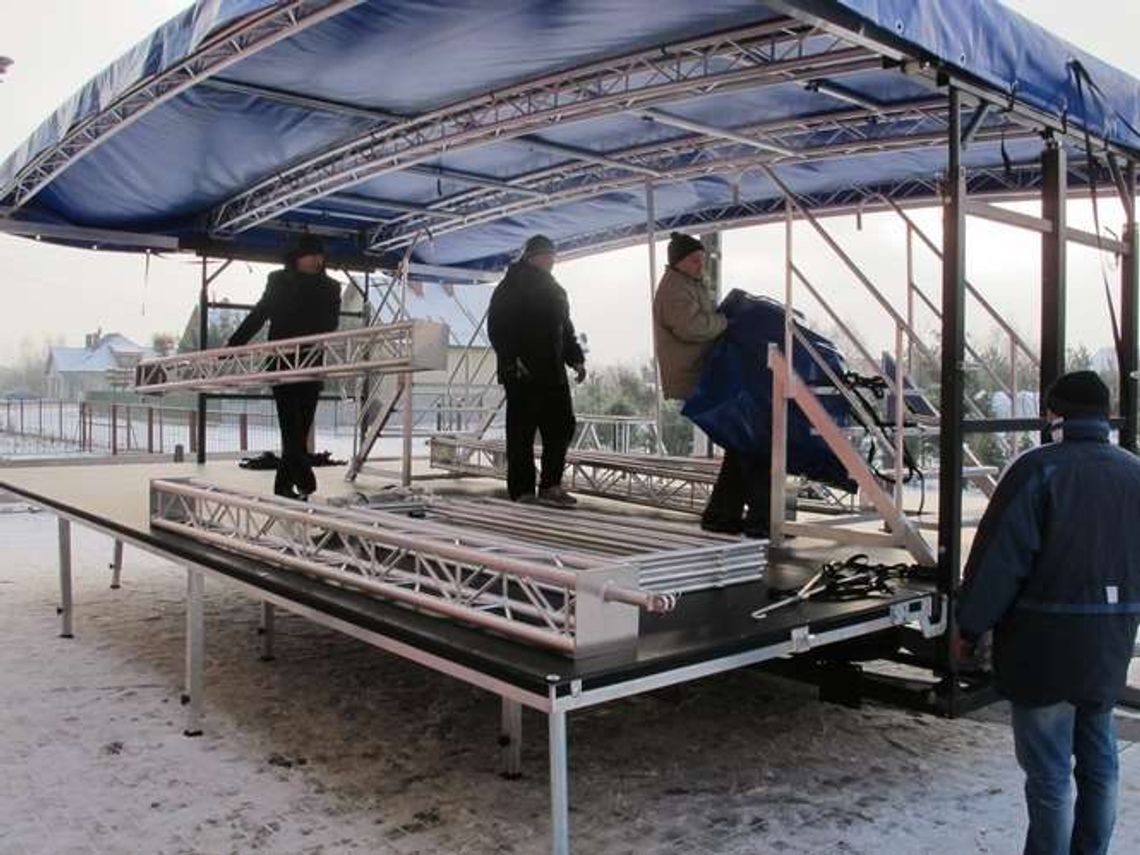 Łuków: Scena waży 2,5 tony, zadebiutuje w maju