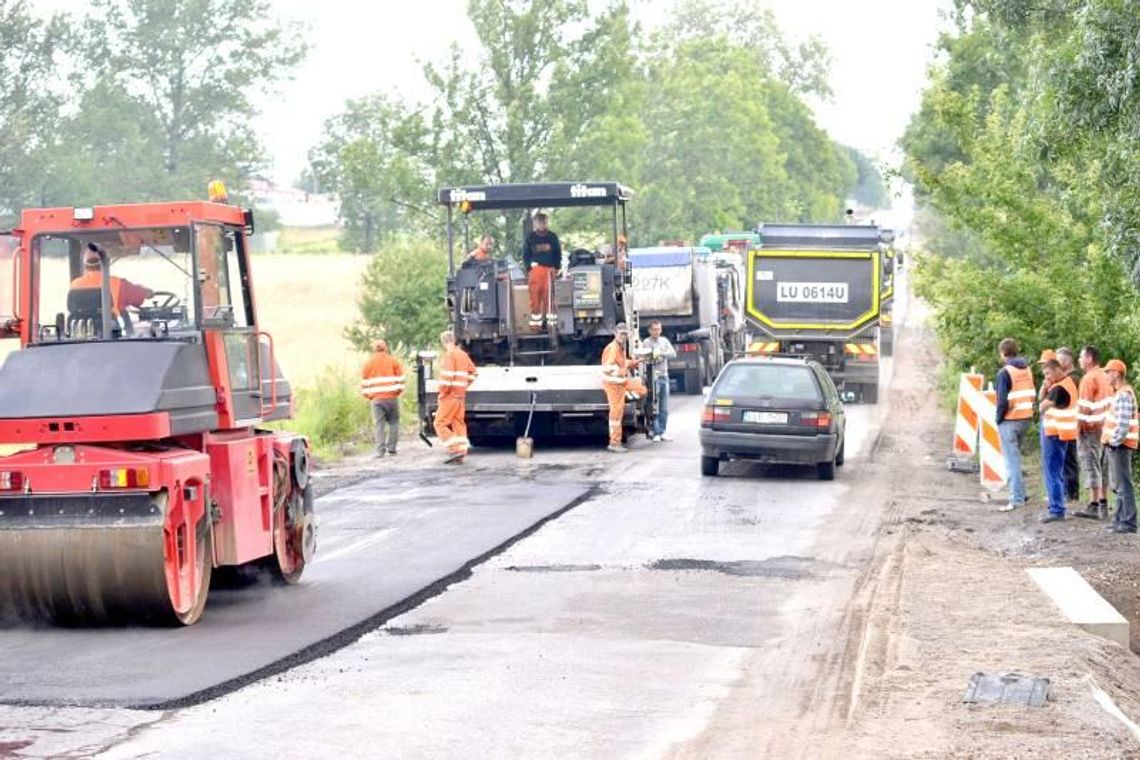 Łuszczów-Kijany. Remont drogi nad jeziora potrwa do września