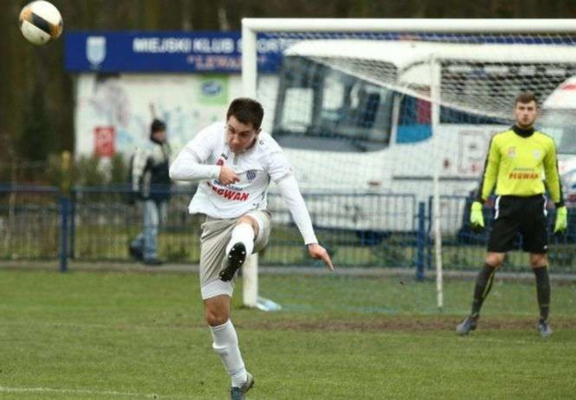 Lutnia - Lewart 0:1, Wygrane Unii i POM-u