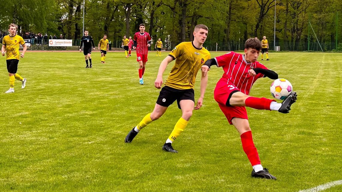 Lutnia zrezygnowała z awansu, Podlasie II z baraży o awans do IV ligi, więc dzisiaj grają tylko Sparta i Avia II