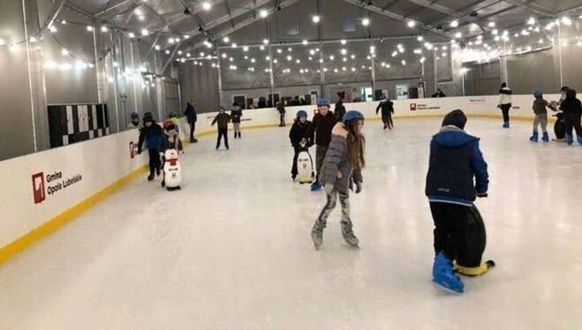 Łyżwiarze wyprzedzą św. Mikołaja. Nowy cennik na lodowisku w Opolu Lubelskim