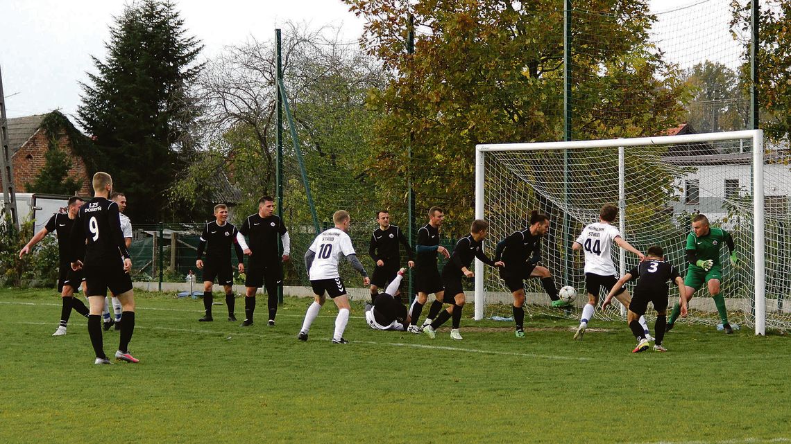 LZS Dobryń zamyka tabelę Keeza bialskiej klasy okręgowej. Wiosną ciężka batalia o utrzymanie?