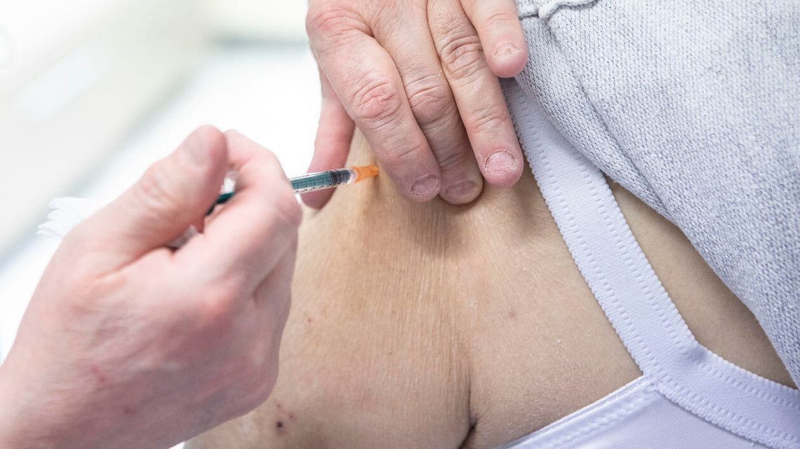 Ma 102 lata i zaszczepiła się przeciwko Covid. Jej córki są w tej samej grupie