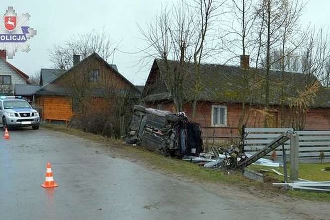 Majdan Wielki: Kierowca wjechał w ogrodzenie i słup