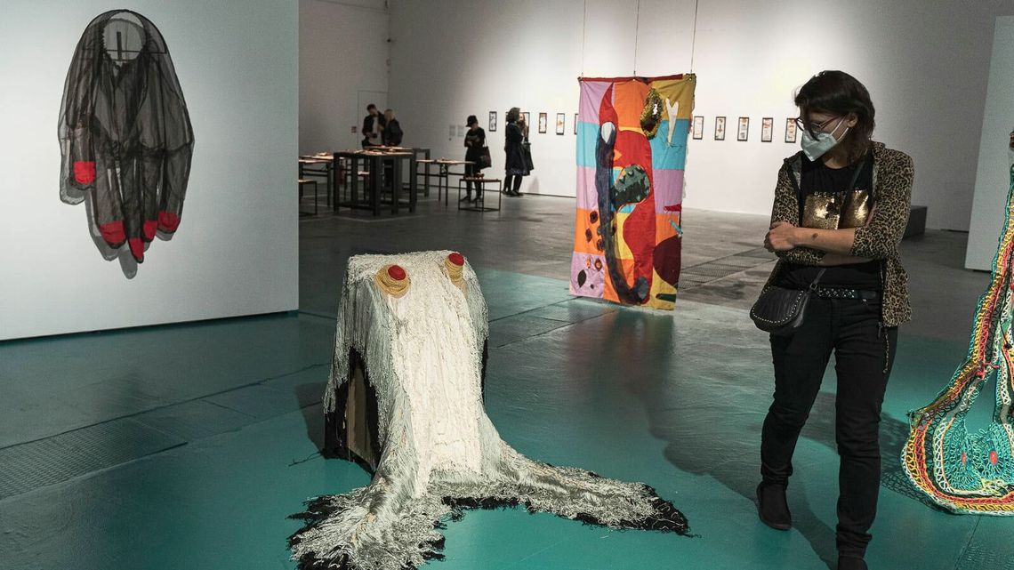 Majufes. Wystawa Mame-Loshn. Jidysz – Ciało – Język w Galerii Labirynt