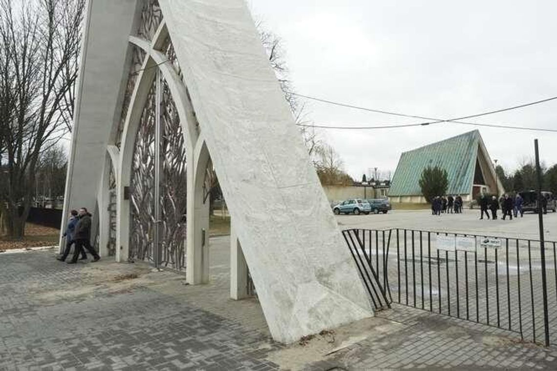 Makabryczna pomyłka ciał przed pogrzebem. Kto winny? Dwie sprzeczne relacje Makabryczna pomyłka ciał przed pogrzebem. Kto winny? Dwie sprzeczne relacje