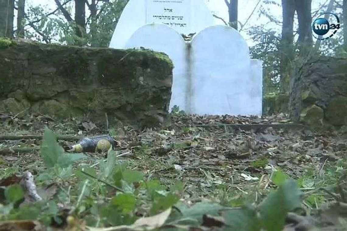 Makabryczne odkrycie na cmentarzu żydowskim w Ożarowie