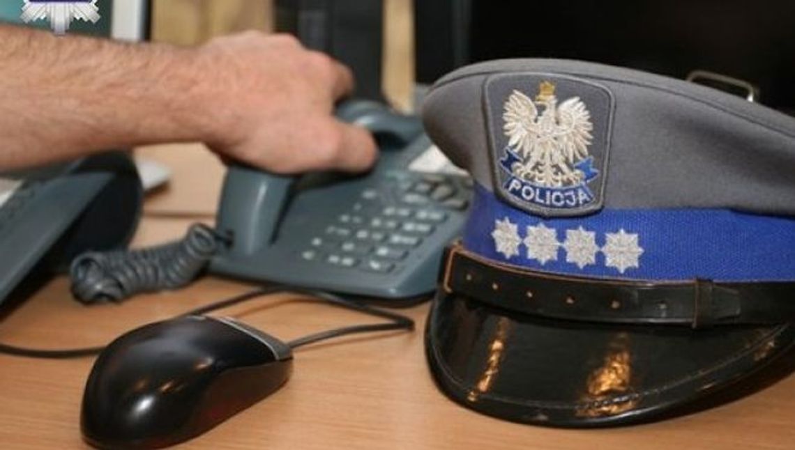 Mała dziewczynka sama w domu, pijani opiekunowie na zakupach