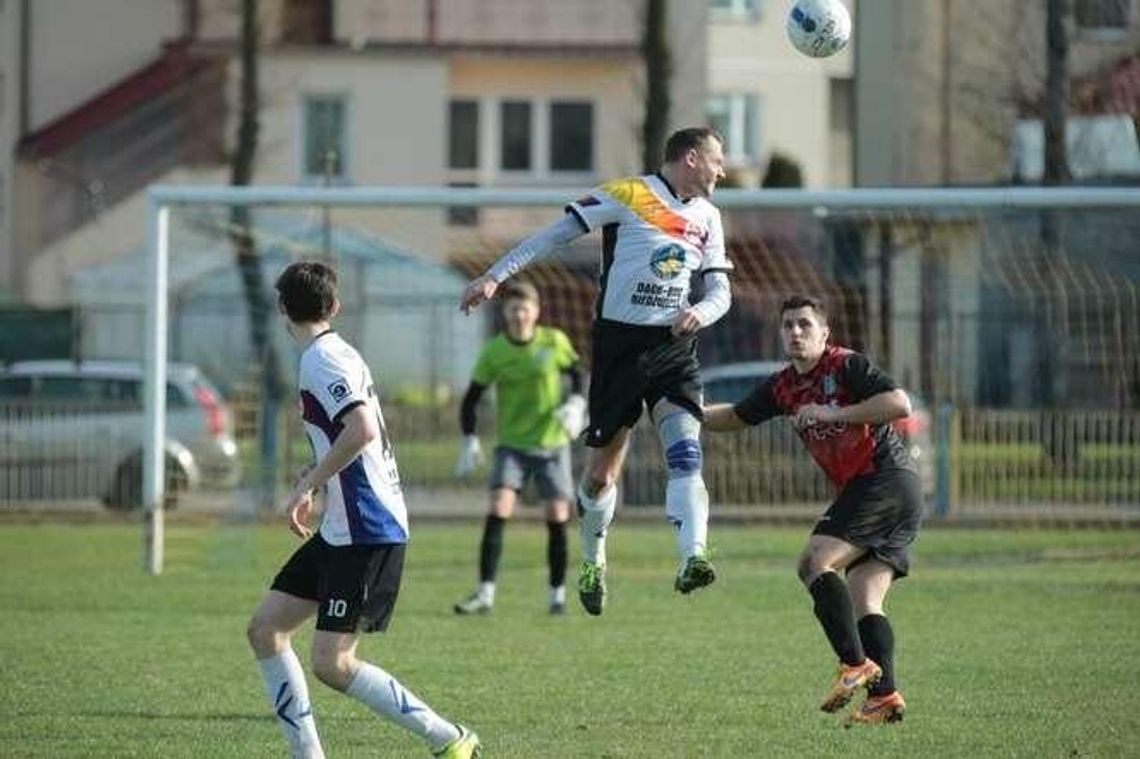 Małe kroczki Stali, osłabiona Piaksovia