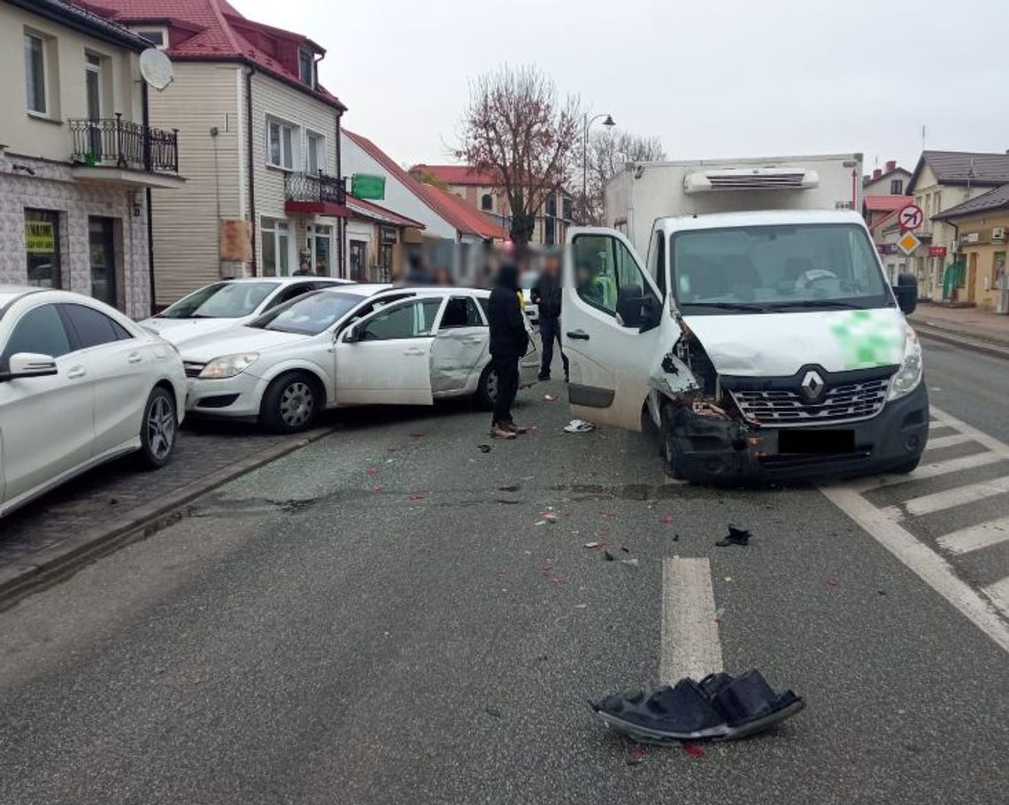 Mały karambol w Dęblinie. Na Warszawskiej zderzyło się 5 samochodów Dęblin_stłuczka