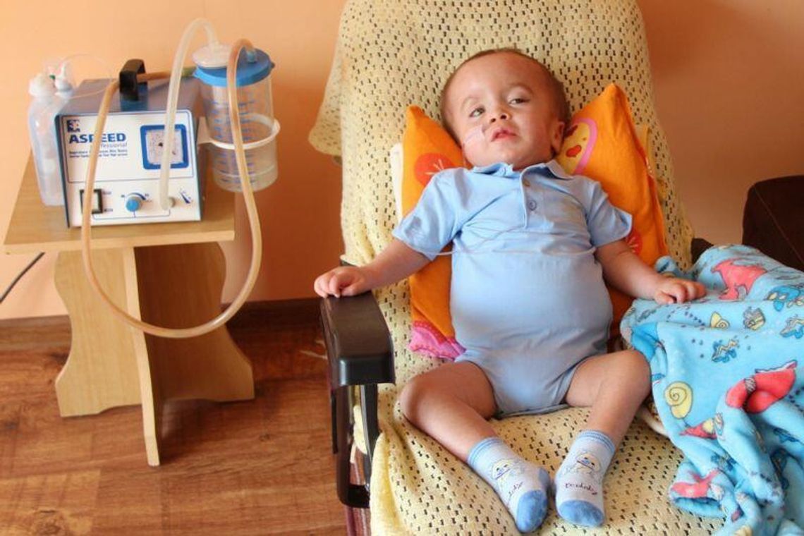 Mały Tomek cierpi w milczeniu