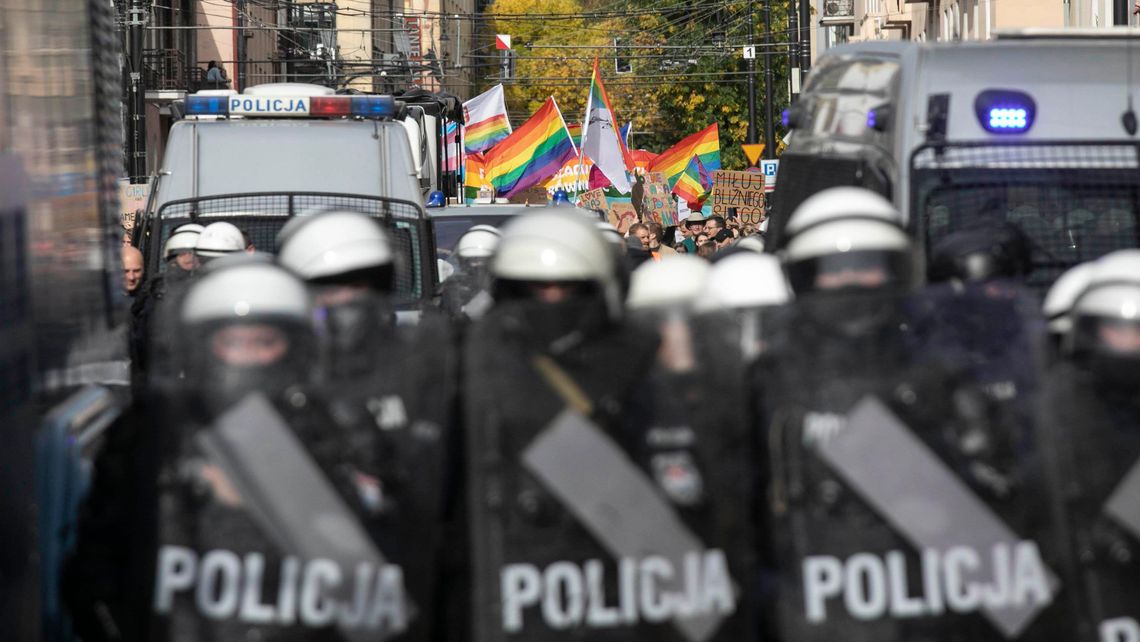 Małżeństwo z Lublina przyniosło domowe bomby na marsz równości. Karolina S. i Arkadiusz S. z aktem oskarżenia