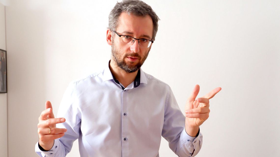 Mamy rok 2020, a literatura w szkole kończy się w latach 60. Rozmowa z organizatorem akcji "Książka z plecaka" Mamy rok 2020, a literatura w szkole kończy się w latach 60. Rozmowa z organizatorem akcji "Książka z plecaka"