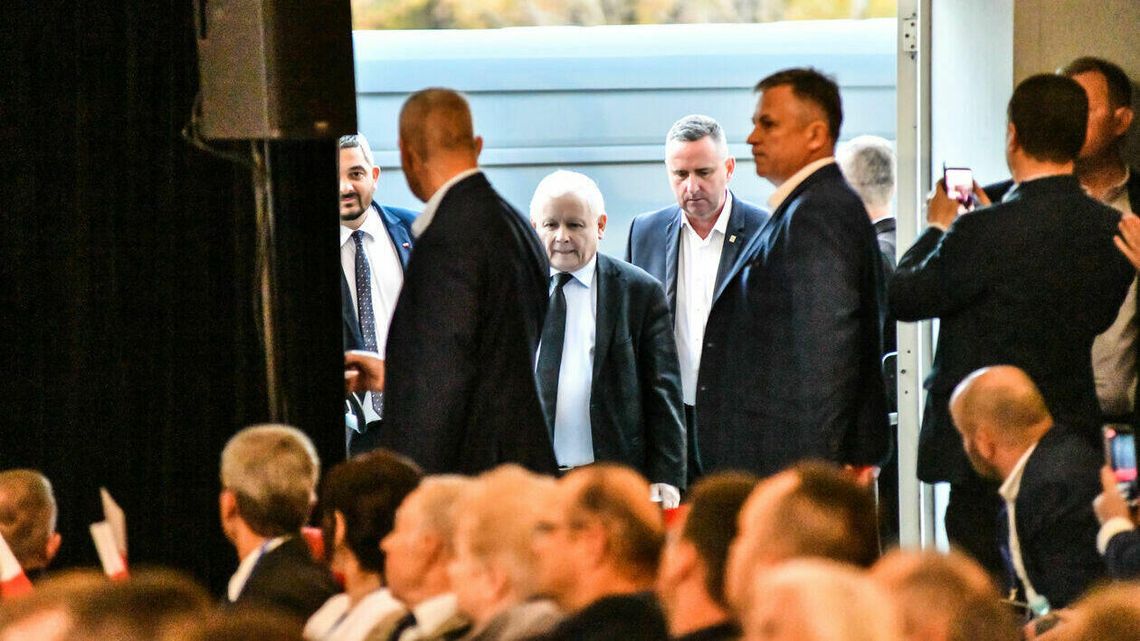 "Mamy w Kraśniku kawałek Chińskiej Republiki Ludowej". Jak miasto powitało prezesa PiS "Mamy w Kraśniku kawałek Chińskiej Republiki Ludowej". Jak miasto powitało prezesa PiS