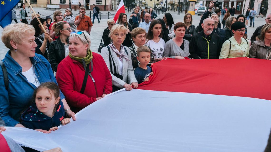 Manifestacja na pl. Łokietka. "Za Waszą i naszą godność – Lublin z Nauczycielami"