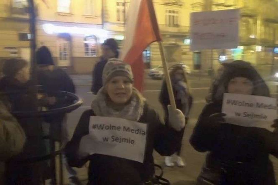 Manifestacja w obronie wolnych mediów w Lublinie. "Muszą się z tego wycofać"