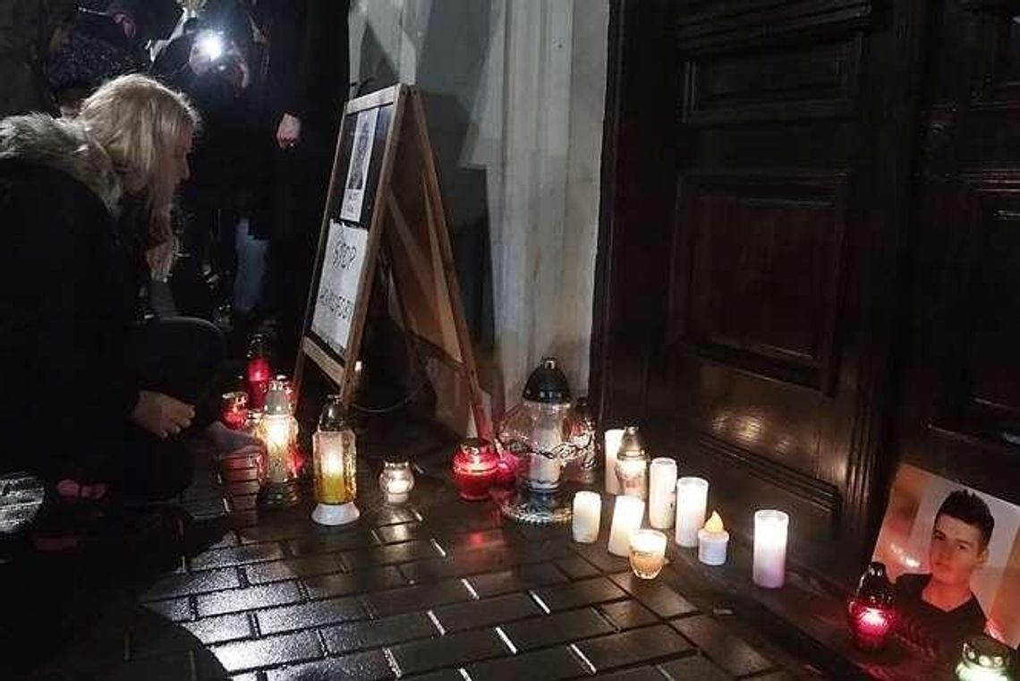 Manifestacja "Zapal znicz dla Kacpra" w Lublinie (zdjęcia, wideo)