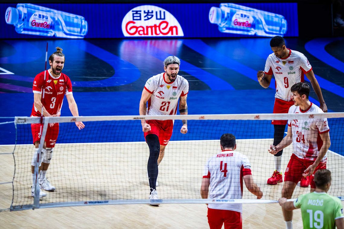 Marcin Komenda i koledzy z reprezentacji Polski triumfują w Krakowie Marcin Komenda i koledzy z reprezentacji Polski triumfują w Krakowie
