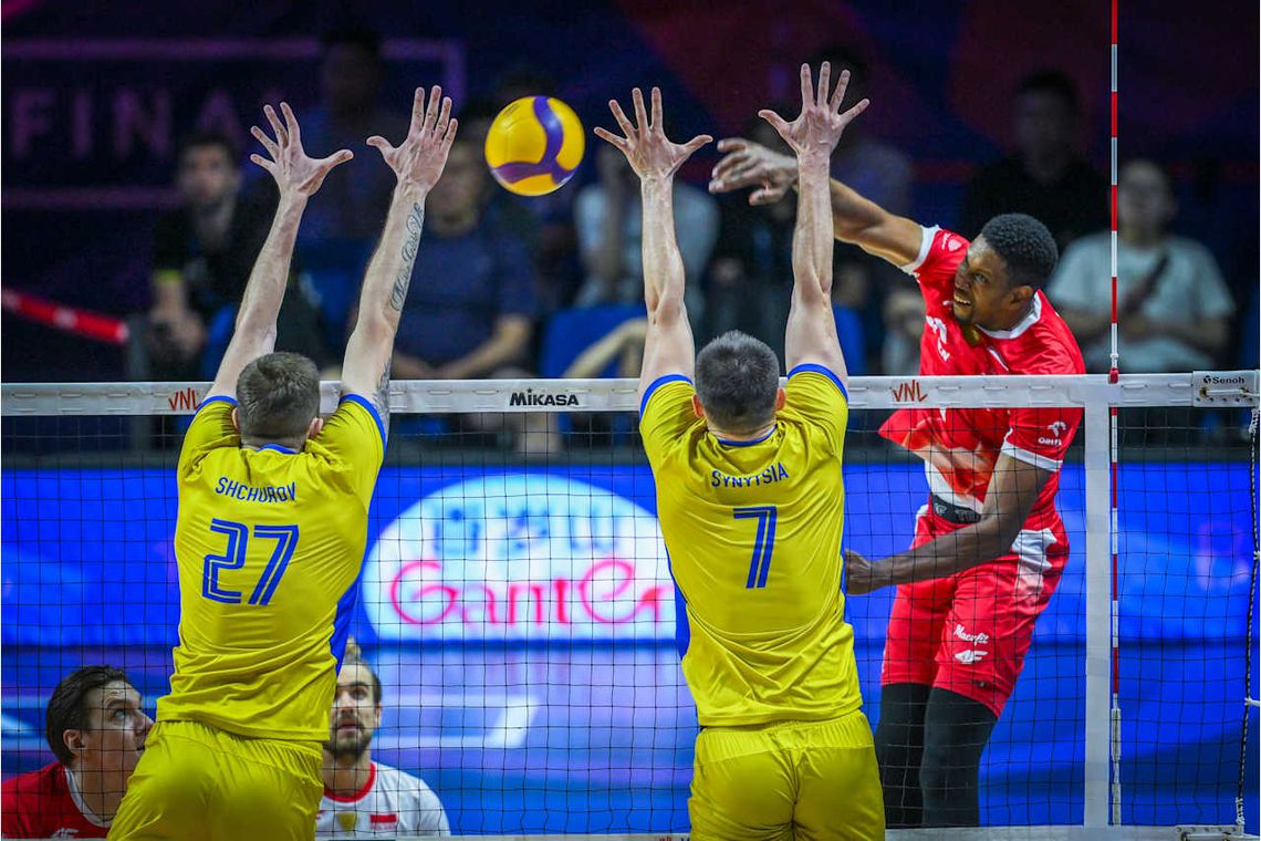 Marcin Komenda i Wilfredo Leon wykonali pierwsze zadanie: awansowali do półfinału Marcin Komenda i Wilfredo Leon wykonali pierwsze zadanie: awansowali do półfinału