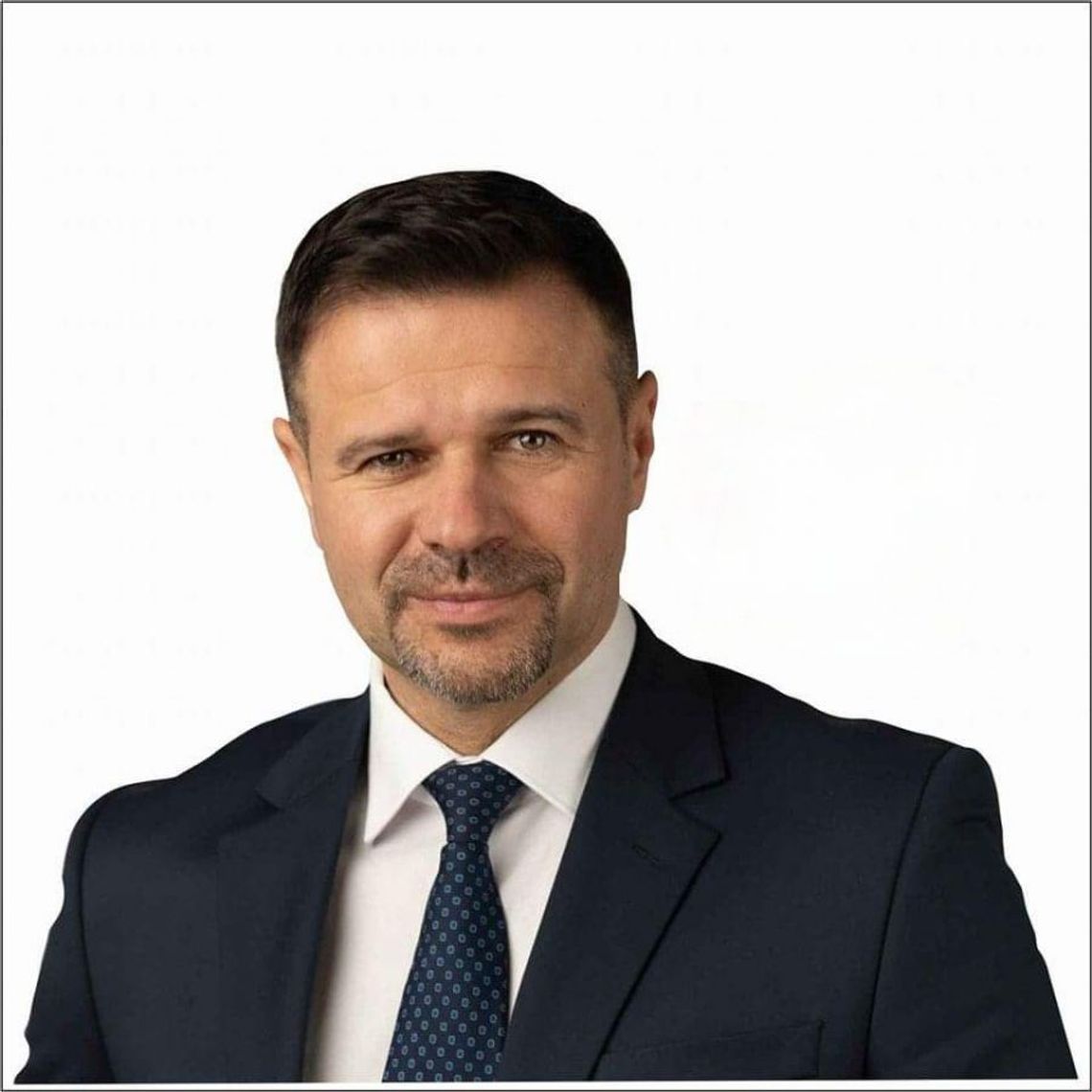 Marcowy opór minął. Radni dali podwyżkę prezydentowi, ale najpierw podnieśli diety sobie Zamość ratusz