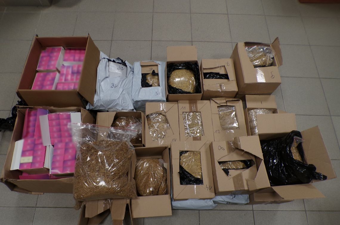 Marihuana w paczce, setki e-papierosów i nielegalny tytoń. Skarbówka prześwietla przesyłki kurierskie Marihuana w paczce, setki e-papierosów i nielegalny tytoń. Skarbówka prześwietla przesyłki kurierskie