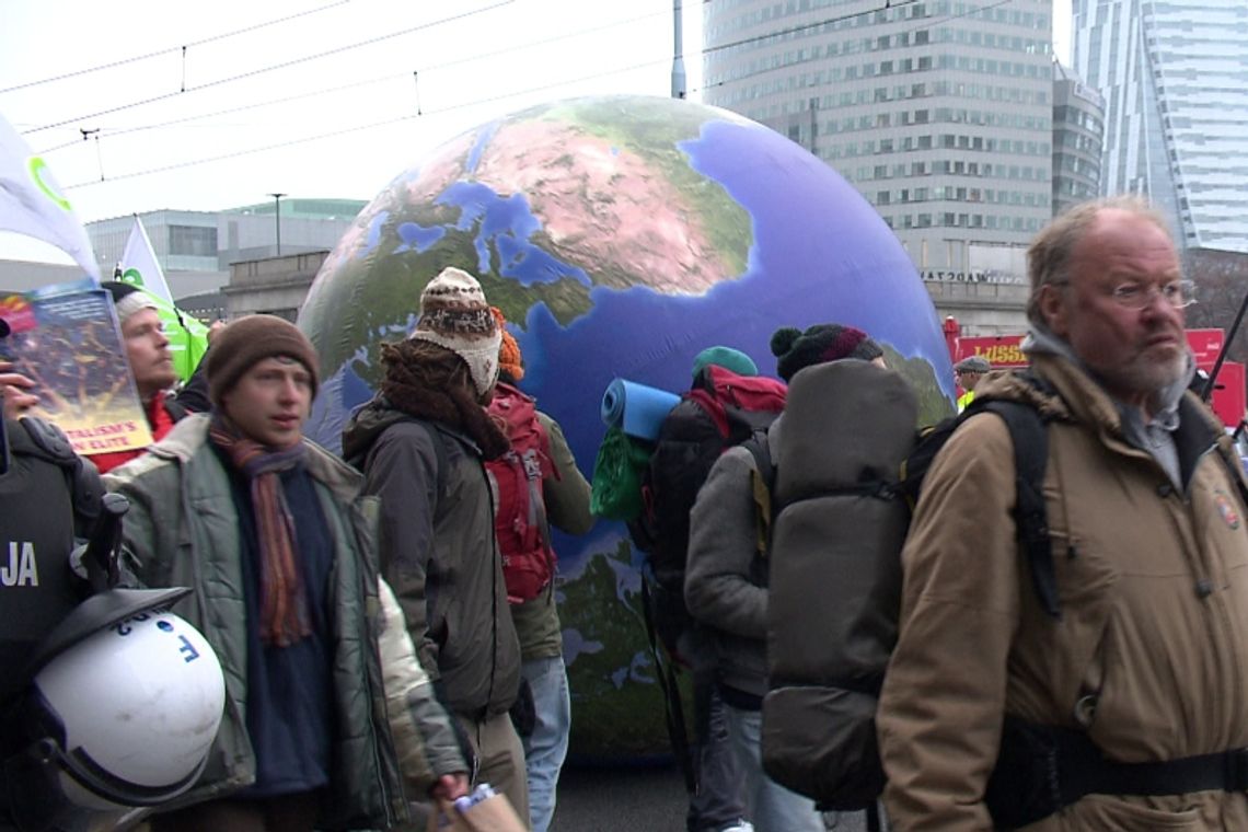 Marsz dla Klimatu i Sprawiedliwości Społecznej przeszedł w Warszawie (wideo)