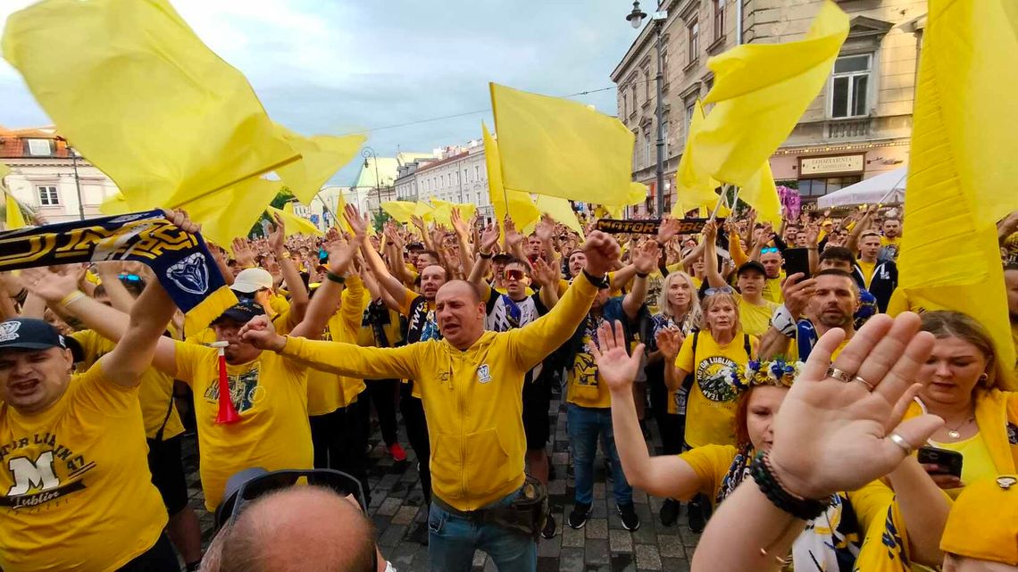 Marsz kibiców Orlen Oil Motoru pod ratusz. „Walczymy o nowy stadion” 