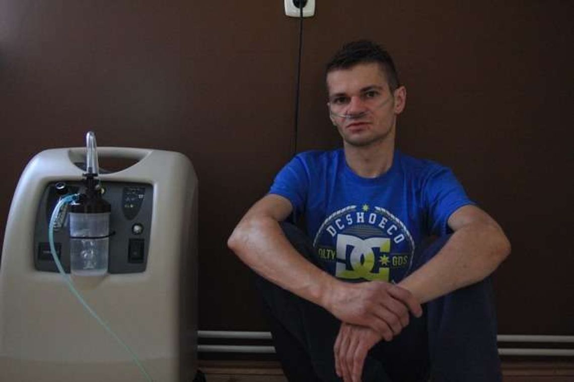 Marsz z Kazimierza do Niedrzwicy Kościelnej. Idą, żeby pomóc Tomkowi