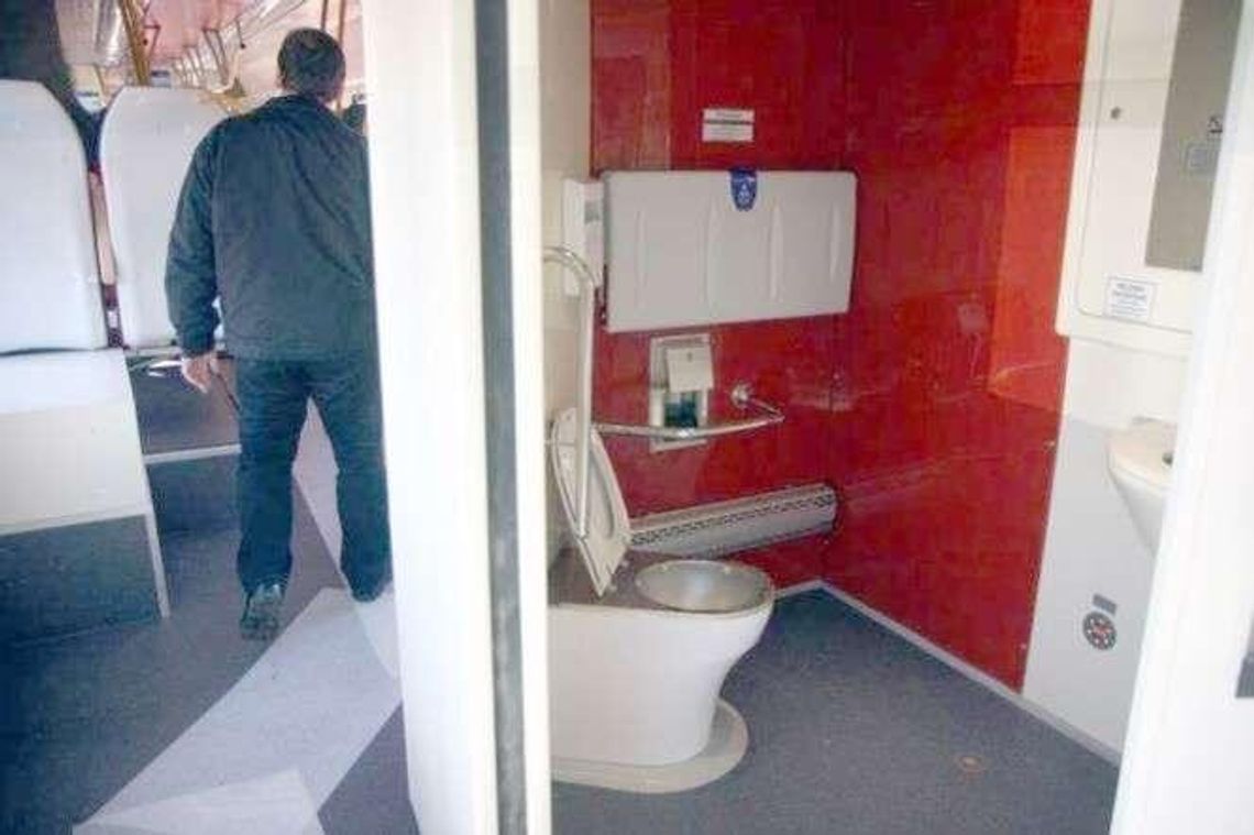 Marszałek chce kupić 11 nowych pociągów. Pojadą po przebudowie torów