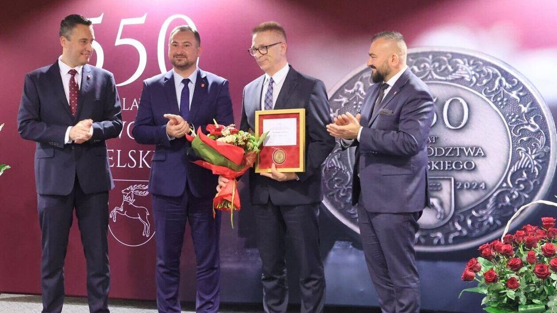 Marszałek docenił nauczycieli. To z okazji ich święta Marszałek docenił nauczycieli. To z okazji ich święta