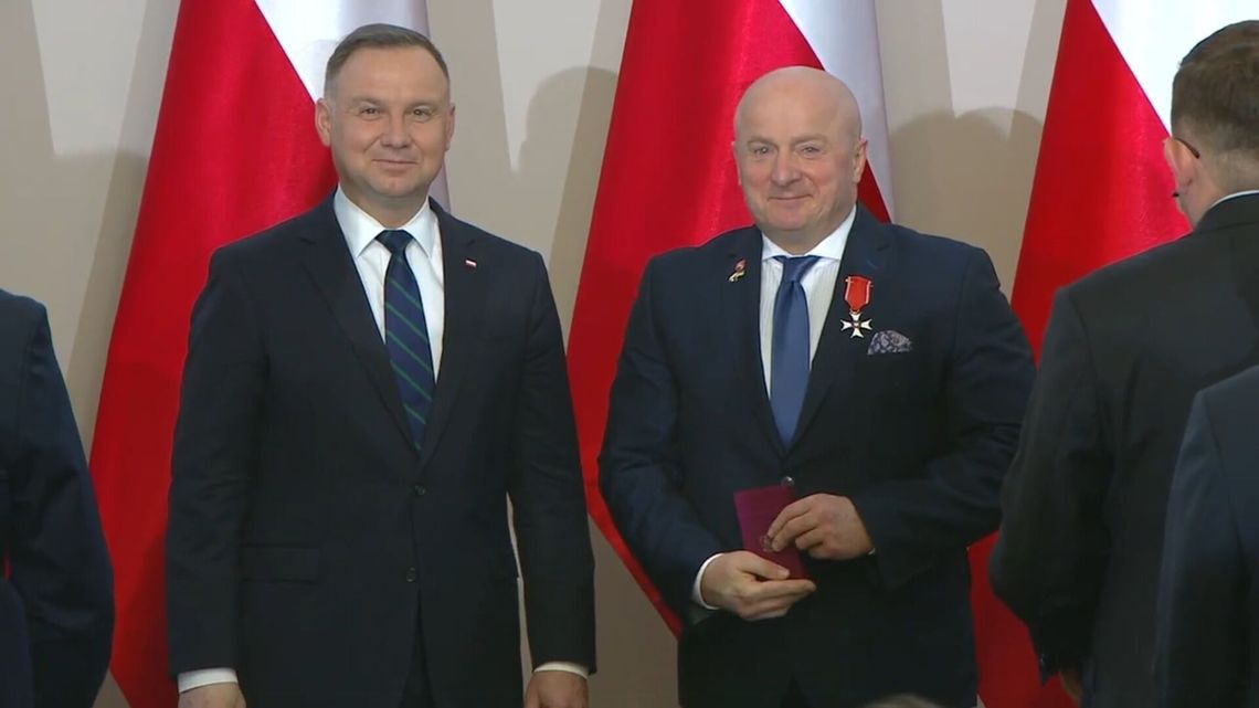 Marszałek Jarosław Stawiarski z orderem od prezydenta RP. Wyróżnieni także inni samorządowcy