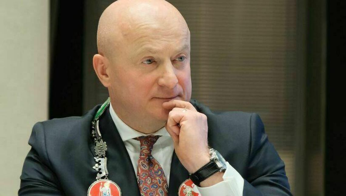 Marszałek Jarosław Stawiarski z wielką podwyżką. Zarobi prawie dwa razy więcej