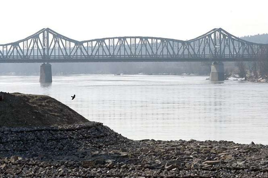 Marszałek miał przejąć most w Puławach. Prezydent oskarża o grę na zwłokę