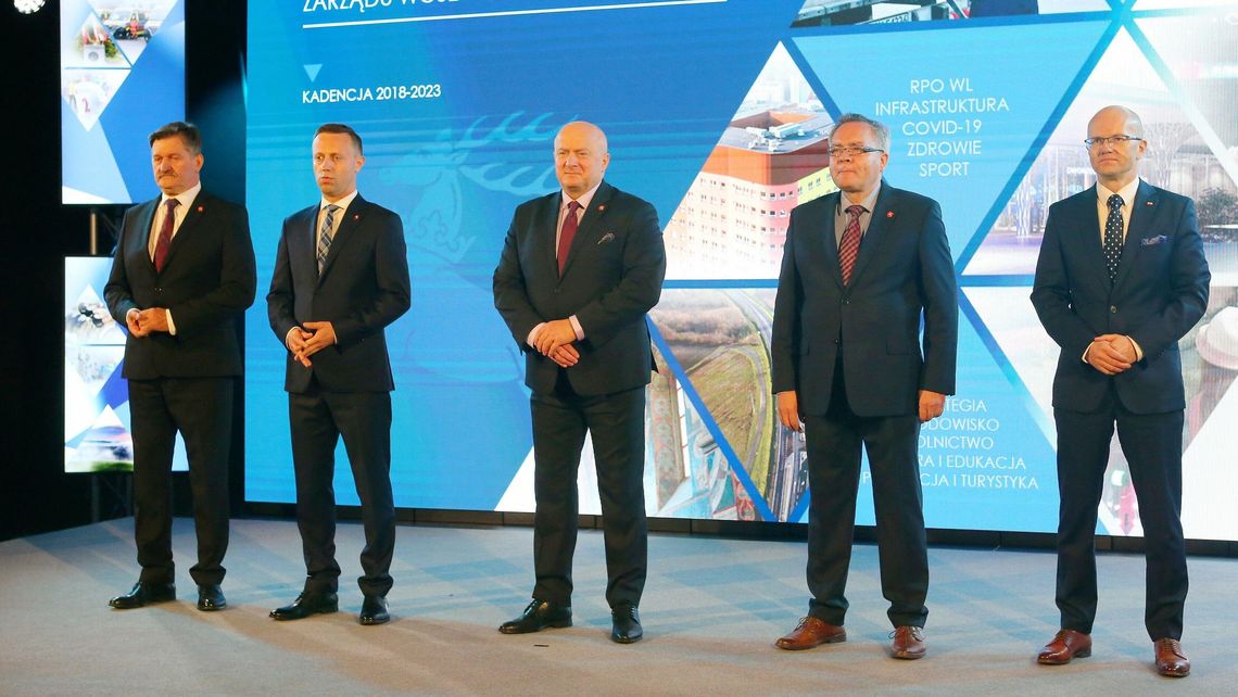 Marszałek na półmetku kadencji. Zmniejszyć biurokracji jeszcze się nie udało