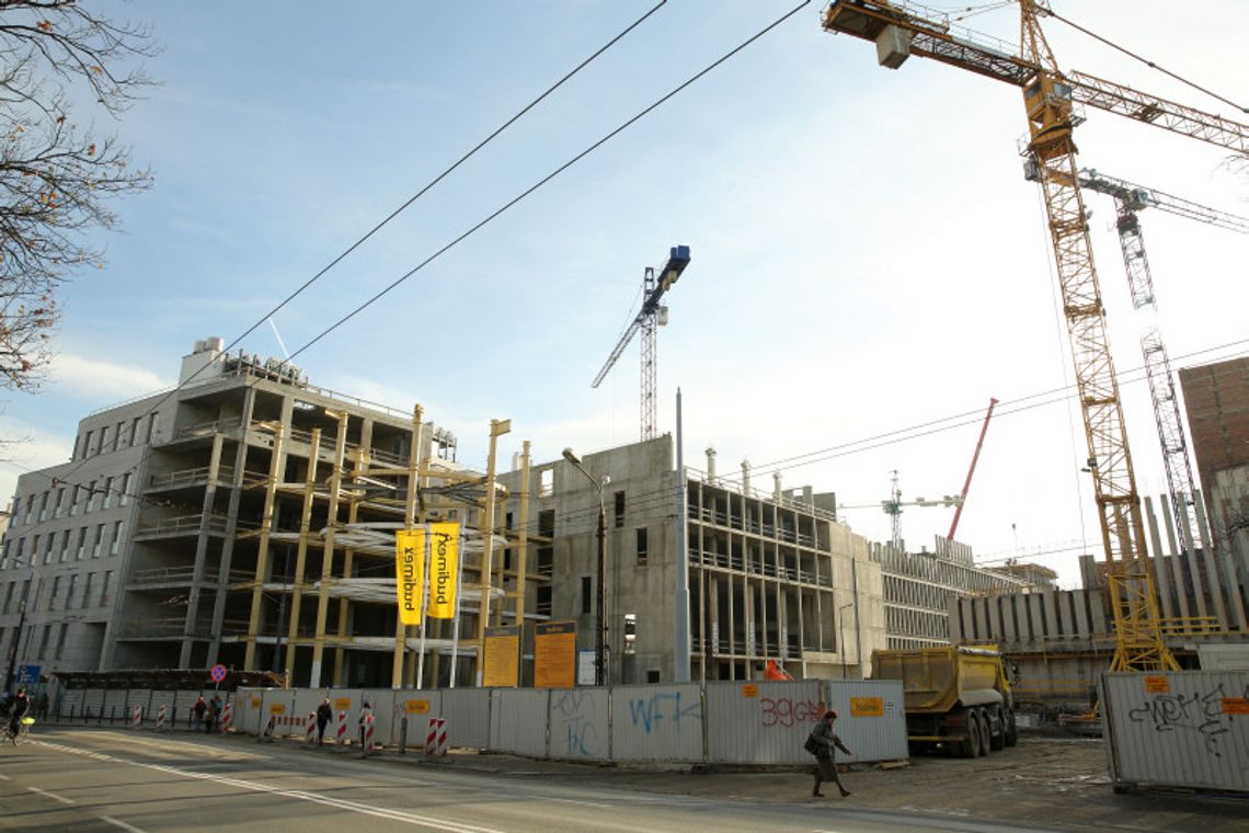 Marszałek nie chce najniższej ceny w przetargach, ale LCK dokończy najtańsza firma