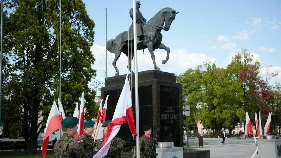 Marszałek, wódz, ojciec wolności. 88. rocznica śmierci Józefa Piłsudskiego. Zdjęcia