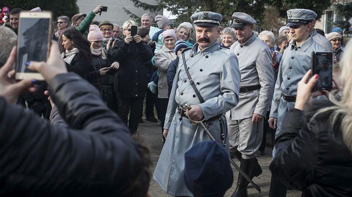 Marszałek wrócił do Urzędowa. Przedstawili wydarzenia sprzed 103 lat [zdjęcia]