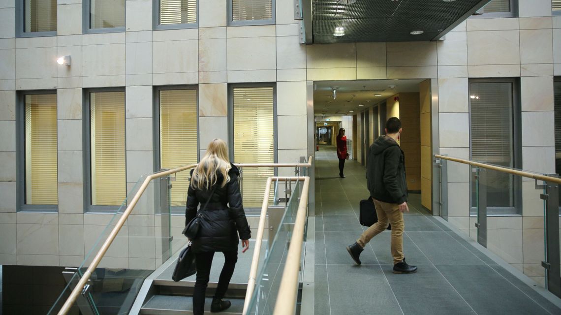 Marszałek zatrudnia żeby zwalniać. "Ci, którzy pracują efektywnie, nie mają powodów do obaw" Marszałek zatrudnia żeby zwalniać. "Ci, którzy pracują efektywnie, nie mają powodów do obaw"