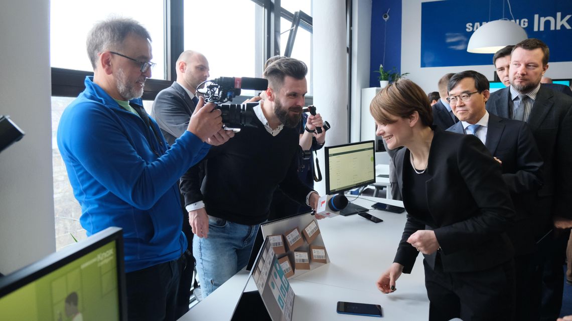 Marszałkowie na wizji za 60 tys. zł. "To nie jest wygórowana cena" Marszałkowie na wizji za 60 tys. zł. "To nie jest wygórowana cena"