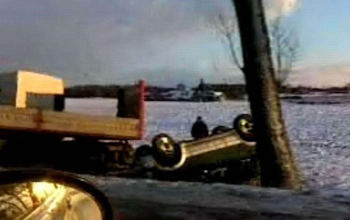 Marynin: Trzy auta wpadły do rowu Marynin: Trzy auta wpadły do rowu