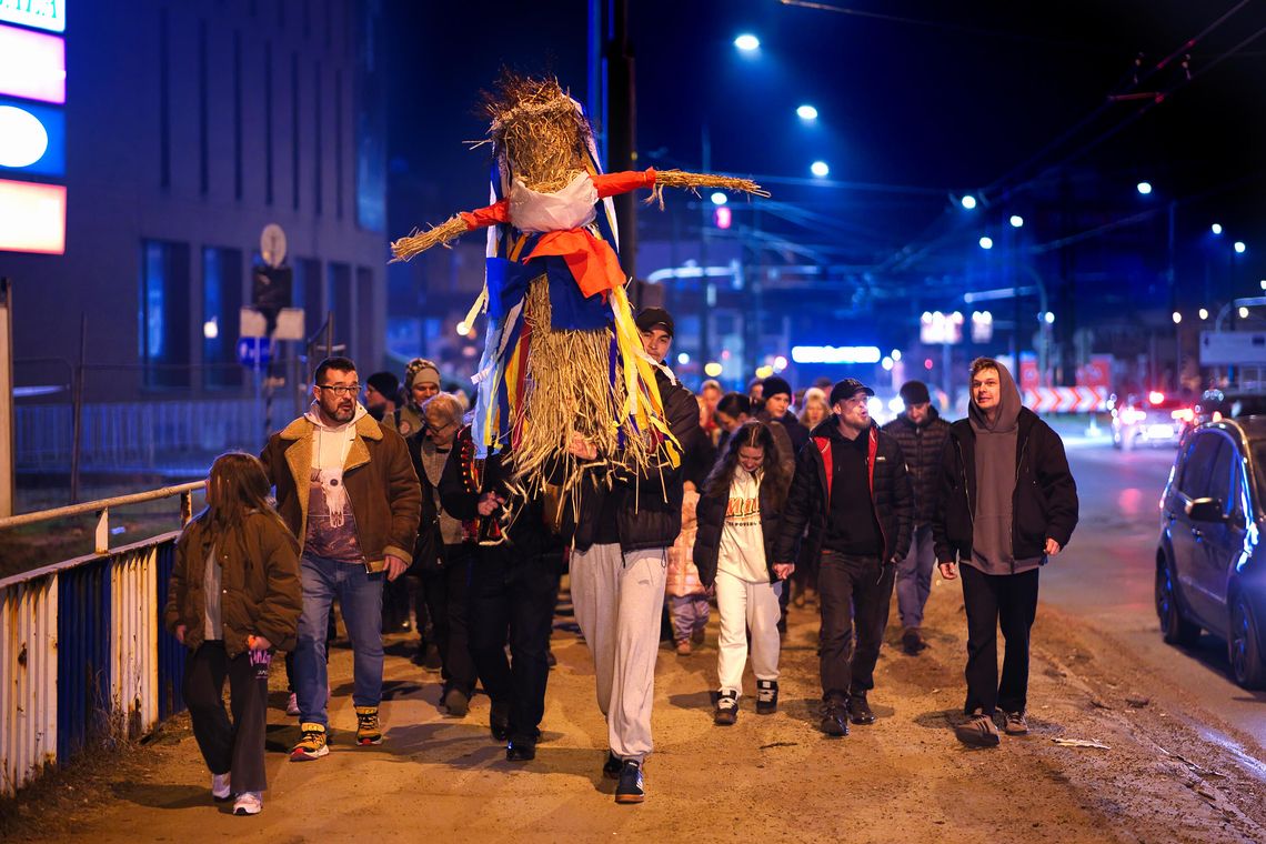 Marzanna odpłynęła Bystrzycą – Tradycyjne pożegnanie zimy w Lublinie Marzanna odpłynęła Bystrzycą – Tradycyjne pożegnanie zimy w Lublinie