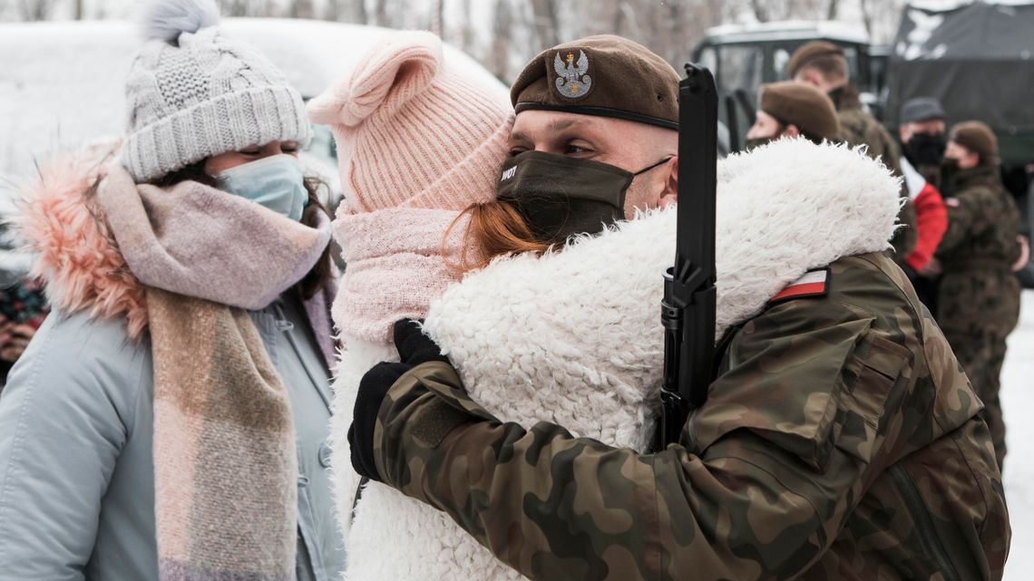 Maseczki, odstęp, sztandar. Lubelscy terytorialsi mają 66 nowych żołnierzy