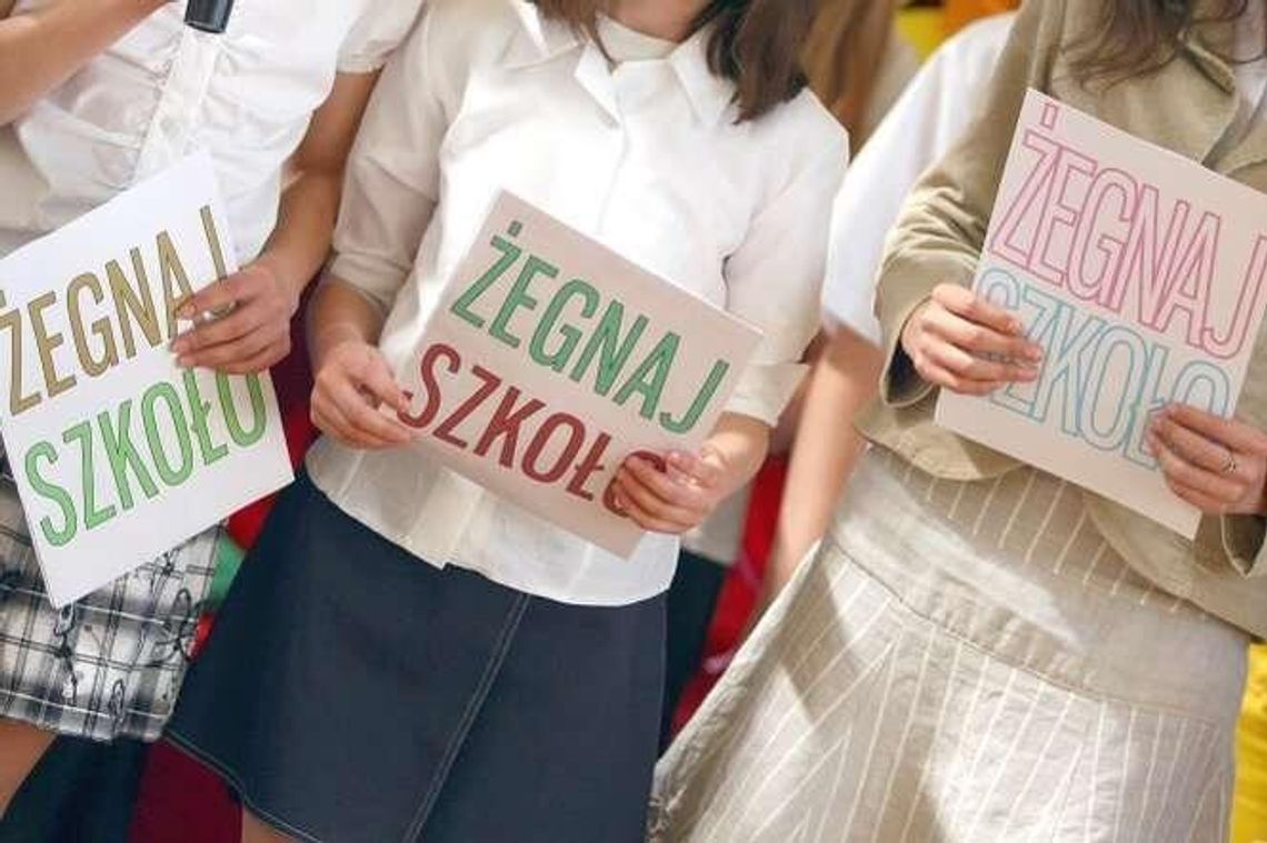 Masowe zwolnienia nauczycieli: 320 osób straci pracę. Za rok będzie jeszcze gorzej