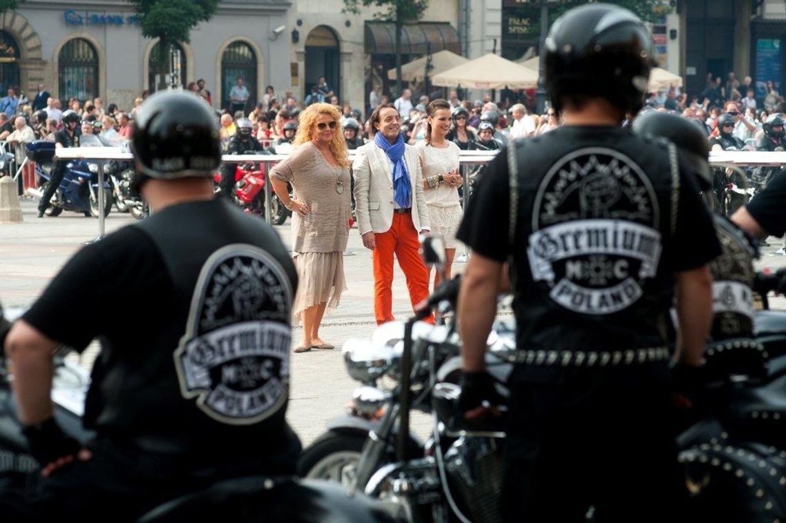 Masterchef: Pojedynek o głosy motocyklistów na rynku w Krakowie (zdjęcia) Masterchef: Pojedynek o głosy motocyklistów na rynku w Krakowie (zdjęcia)